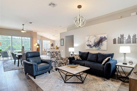 Casa en venta en Wesley Chapel, Florida, 3 dormitorios, 210.33 m2 № 1898504 - foto 4