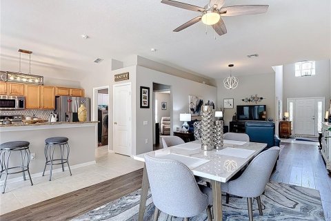 Casa en venta en Wesley Chapel, Florida, 3 dormitorios, 210.33 m2 № 1898504 - foto 18