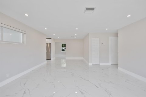 Casa en venta en West Palm Beach, Florida, 3 dormitorios, 124.58 m2 № 2315441 - foto 4