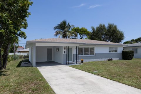 Casa en venta en West Palm Beach, Florida, 3 dormitorios, 124.58 m2 № 2315441 - foto 2