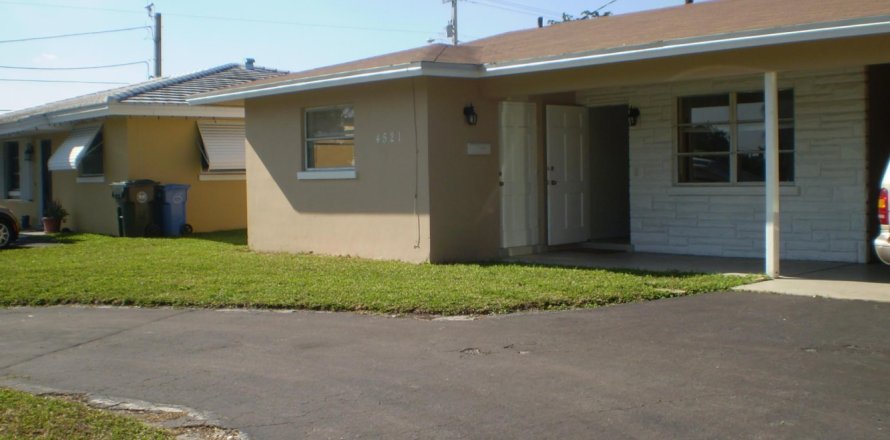 Commercial property in Oakland Park, Florida 193.7 sq.m. № 822929