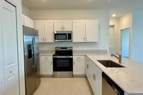 Townhouse in Parrish, Florida 4 bedrooms, 209.12 sq.m. № 1808405 - photo 4