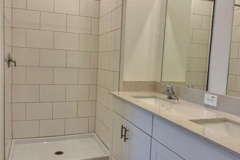Townhouse in Parrish, Florida 4 bedrooms, 209.12 sq.m. № 1808405 - photo 11