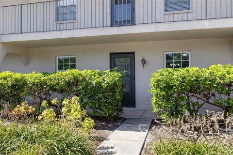 Condo in Seminole, Florida, 2 bedrooms  № 1850173 - photo 2