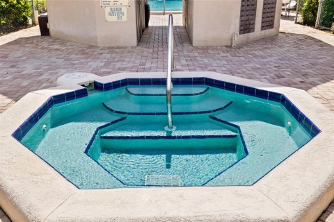 Condo in Seminole, Florida, 2 bedrooms  № 1850173 - photo 29