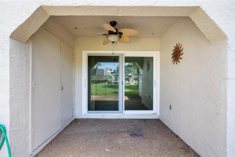 Condo in Seminole, Florida, 2 bedrooms  № 1850173 - photo 23