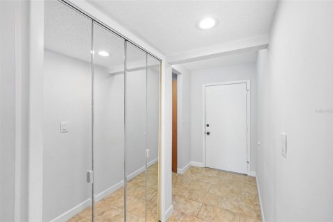Condo in Seminole, Florida, 2 bedrooms  № 1850173 - photo 4