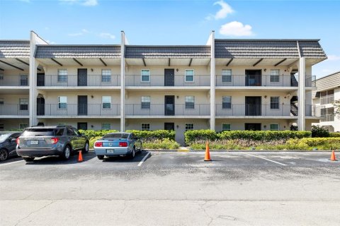 Condo in Seminole, Florida, 2 bedrooms  № 1850173 - photo 1