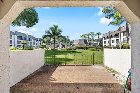 Condo in Seminole, Florida, 2 bedrooms  № 1850173 - photo 25