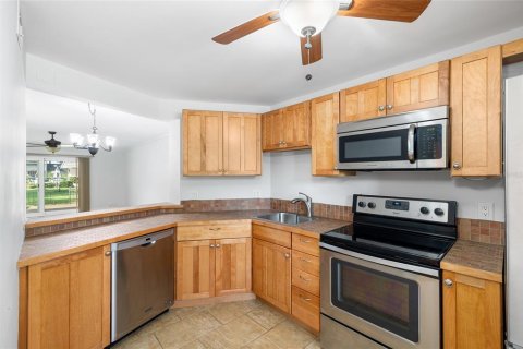 Condo in Seminole, Florida, 2 bedrooms  № 1850173 - photo 6