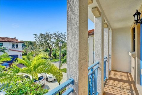 Condominio en alquiler en Pembroke Pines, Florida, 3 dormitorios, 181.62 m2 № 2042644 - foto 3