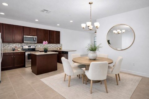 Condominio en alquiler en Pembroke Pines, Florida, 3 dormitorios, 181.62 m2 № 2042644 - foto 2