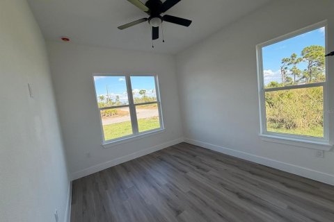 House in Placida, Florida 3 bedrooms, 183.2 sq.m. № 2102012 - photo 23