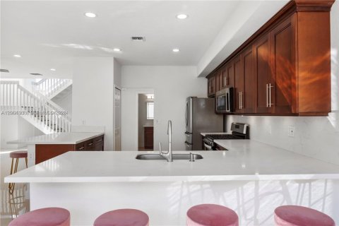 House in Palmetto Bay, Florida 6 bedrooms, 344.67 sq.m. № 2067477 - photo 25