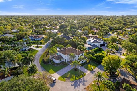 House in Palmetto Bay, Florida 6 bedrooms, 344.67 sq.m. № 2067477 - photo 13