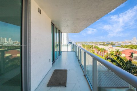 Condominio en venta en Sunny Isles Beach, Florida, 3 dormitorios, 175.77 m2 № 1738427 - foto 26
