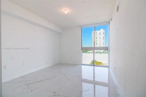Condominio en venta en Sunny Isles Beach, Florida, 3 dormitorios, 175.77 m2 № 1738427 - foto 20