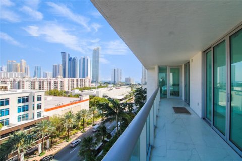Condominio en venta en Sunny Isles Beach, Florida, 3 dormitorios, 175.77 m2 № 1738427 - foto 28