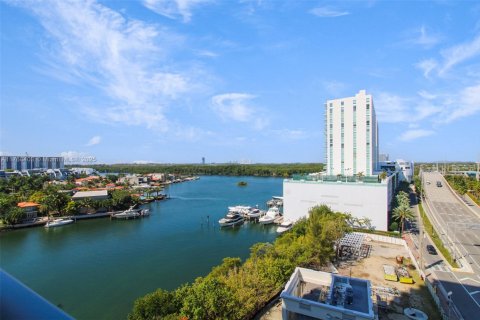 Condominio en venta en Sunny Isles Beach, Florida, 3 dormitorios, 175.77 m2 № 1738427 - foto 29