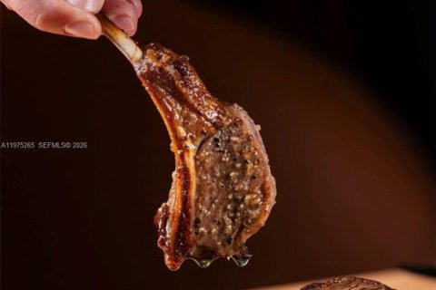 Propiedad comercial en Doral, Florida № 2043783