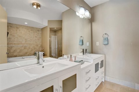 Condominio en alquiler en Sunny Isles Beach, Florida, 3 dormitorios, 174.01 m2 № 1934350 - foto 21