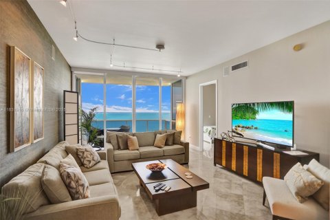 Condominio en alquiler en Sunny Isles Beach, Florida, 3 dormitorios, 174.01 m2 № 1934350 - foto 6