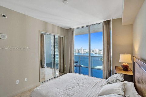 Condominio en alquiler en Sunny Isles Beach, Florida, 3 dormitorios, 174.01 m2 № 1934350 - foto 27