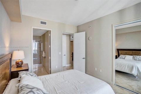 Condominio en alquiler en Sunny Isles Beach, Florida, 3 dormitorios, 174.01 m2 № 1934350 - foto 29