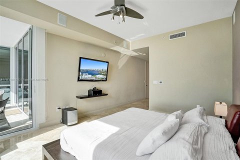 Condominio en alquiler en Sunny Isles Beach, Florida, 3 dormitorios, 174.01 m2 № 1934350 - foto 19