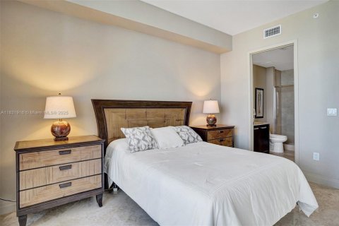 Condominio en alquiler en Sunny Isles Beach, Florida, 3 dormitorios, 174.01 m2 № 1934350 - foto 28