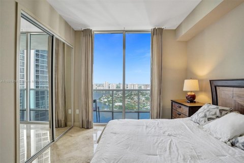 Condominio en alquiler en Sunny Isles Beach, Florida, 3 dormitorios, 174.01 m2 № 1934350 - foto 26