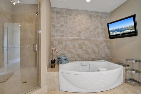 Condominio en alquiler en Sunny Isles Beach, Florida, 3 dormitorios, 174.01 m2 № 1934350 - foto 22