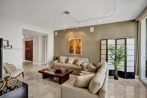 Condominio en alquiler en Sunny Isles Beach, Florida, 3 dormitorios, 174.01 m2 № 1934350 - foto 5