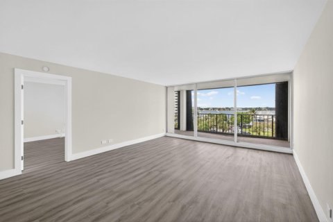 Купить кондоминиум в Норт-Палм-Бич, Флорида 3 комнаты, 115.57м2, № 2146888 - фото 3