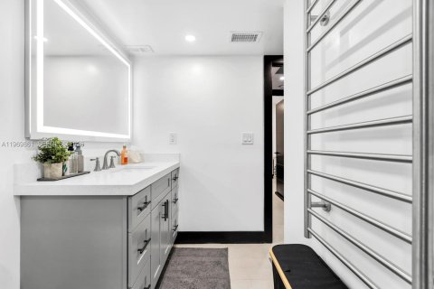 Condominio en venta en Sunny Isles Beach, Florida, 1 dormitorio, 93.37 m2 № 2030682 - foto 22