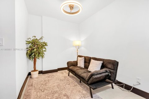 Condominio en venta en Sunny Isles Beach, Florida, 1 dormitorio, 93.37 m2 № 2030682 - foto 23