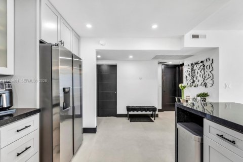 Condominio en venta en Sunny Isles Beach, Florida, 1 dormitorio, 93.37 m2 № 2030682 - foto 10