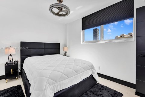 Condominio en venta en Sunny Isles Beach, Florida, 1 dormitorio, 93.37 m2 № 2030682 - foto 18