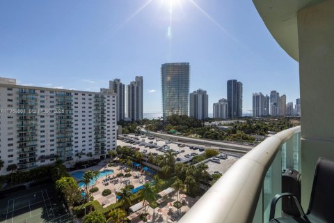 Condominio en venta en Sunny Isles Beach, Florida, 1 dormitorio, 93.37 m2 № 2030682 - foto 30