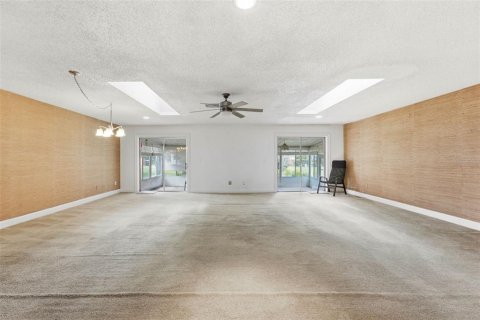 House in Orlando, Florida 3 bedrooms, 183.3 sq.m. № 2330096 - photo 23