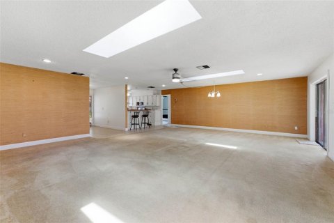 House in Orlando, Florida 3 bedrooms, 183.3 sq.m. № 2330096 - photo 26