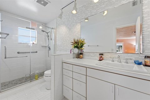 House in Orlando, Florida 3 bedrooms, 183.3 sq.m. № 2330096 - photo 20