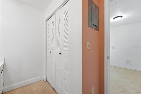 House in Orlando, Florida 3 bedrooms, 183.3 sq.m. № 2330096 - photo 15