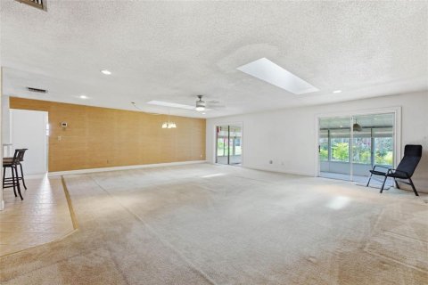 House in Orlando, Florida 3 bedrooms, 183.3 sq.m. № 2330096 - photo 24