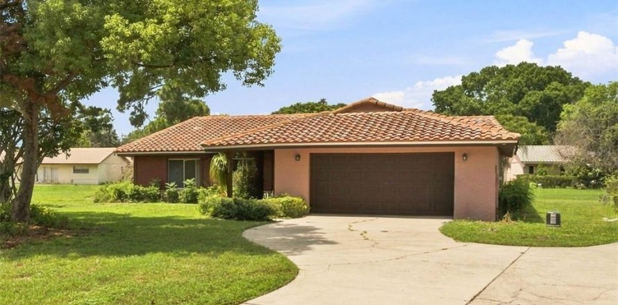 House in Orlando, Florida 3 bedrooms, 183.3 sq.m. № 2330096