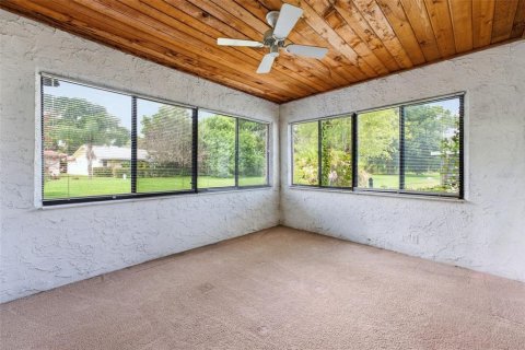 House in Orlando, Florida 3 bedrooms, 183.3 sq.m. № 2330096 - photo 21