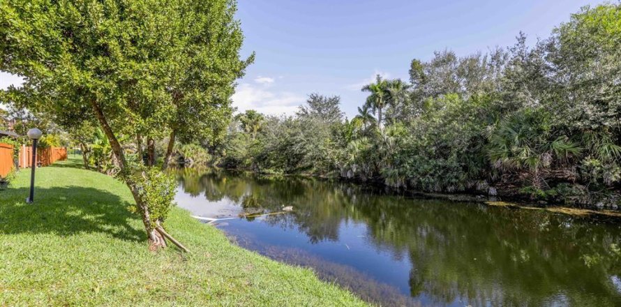 Adosado en Sunrise, Florida 3 dormitorios, 131.18 m2 № 1146670
