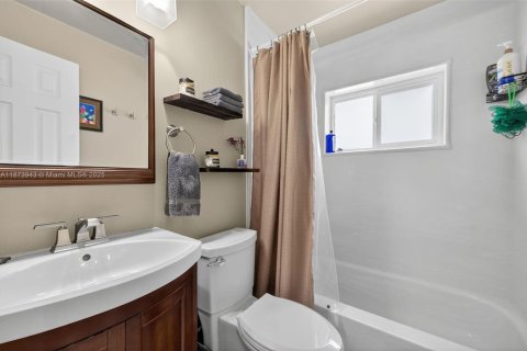 Casa en venta en Hollywood, Florida, 3 dormitorios, 96.9 m2 № 1928159 - foto 20