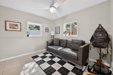 Casa en venta en Hollywood, Florida, 3 dormitorios, 96.9 m2 № 1928159 - foto 22