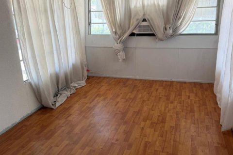 Снять в аренду виллу или дом в Халландейл-Бич, Флорида 1 комната, 39.95м2, № 2085700 - фото 7